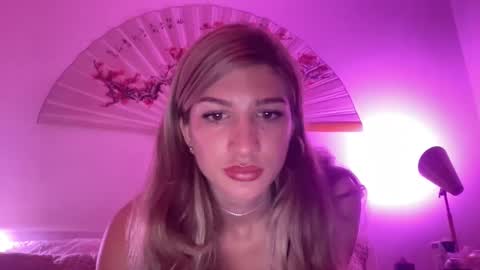 devyy333 online show from January 1, 2025, 10:11 am