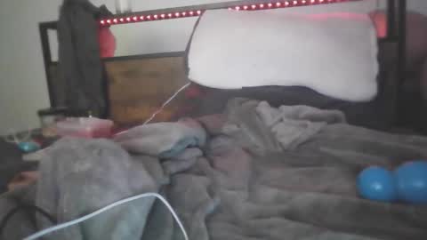 devyy333 online show from February 9, 2026, 1:59 pm