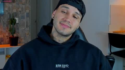 JULIAN online show from March 27, 2026, 11:26 pm