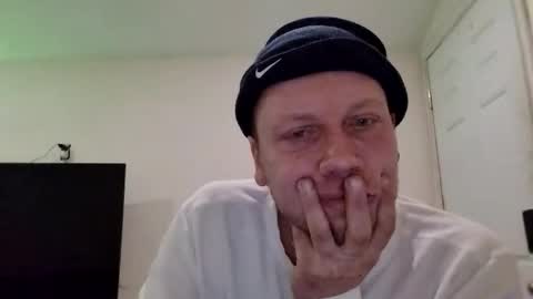 Snapshot of deznuts130 chatting on February 12, 2026, 2:28 am deznuts130 online show from February 12, 2026, 2:28 am