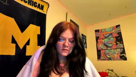 dezzydez354 online show from February 20, 2026, 2:52 am