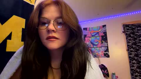 dezzydez354 online show from March 3, 2026, 3:12 am