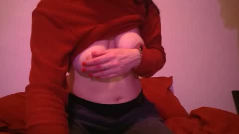 Snapshot of dghyfhjug chatting on December 21, 2024, 1:47 am Sammie online show from December 21, 2024, 1:47 am