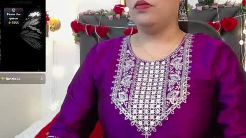 Snapshot of dharanisnisha chatting on April 1, 2026, 12:06 pm dharanisnisha online show from April 1, 2026, 12:06 pm