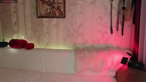 Diana Di Honey online show from November 7, 2025, 3:12 pm