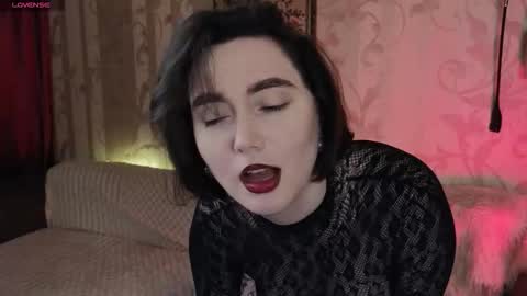 Diana Di Honey online show from December 20, 2025, 1:29 pm