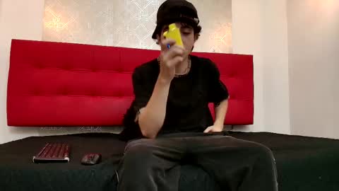   online show from September 22, 2025, 11:45 am