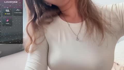 diaaan01 online show from April 14, 2026, 10:10 am