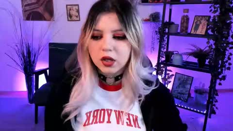 Dia online show from March 12, 2025, 9:24 pm