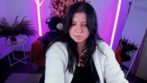 Snapshot of diaangell chatting on June 9, 2026, 7:36 pm Dia online show from June 9, 2026, 7:36 pm