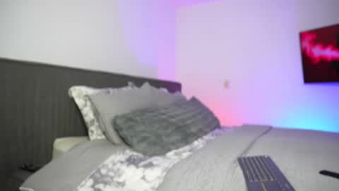 Diego online show from November 23, 2025, 11:37 pm