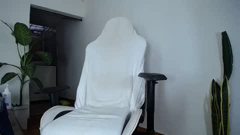 MaSSimo online show from November 13, 2025, 8:52 pm