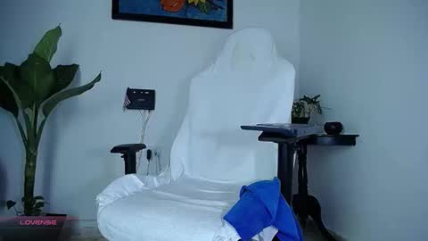 Snapshot of diamond_black00 chatting on February 10, 2026, 7:18 pm MaSSimo online show from February 10, 2026, 7:18 pm