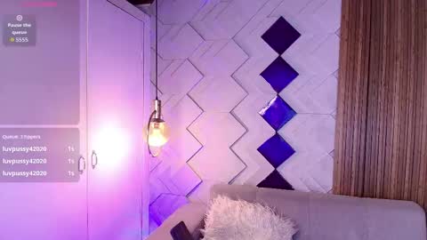 Camila and Megan online show from November 19, 2025, 7:14 pm