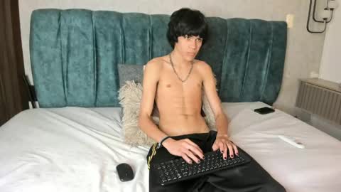 Snapshot of diamond_twink chatting on June 9, 2026, 3:56 pm diamond_twink online show from June 9, 2026, 3:56 pm