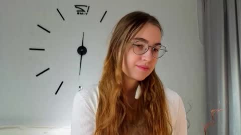 Molly online show from November 30, 2025, 6:12 pm