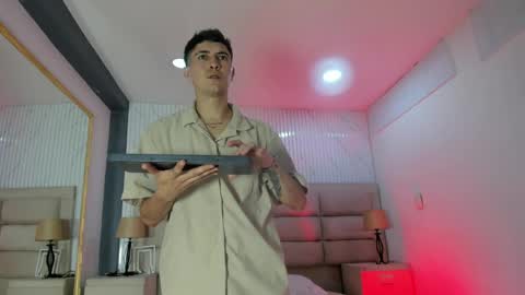 diamondss_1 online show from June 2, 2026, 8:44 pm