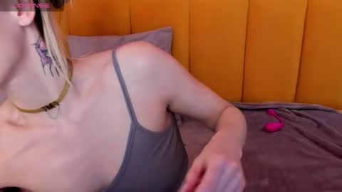 Diana  online show from November 14, 2025, 1:37 am