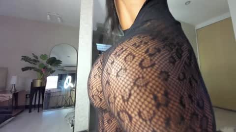 dianac1998 online show from May 5, 2026, 5:10 pm