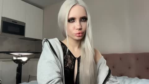 Diana  online show from April 4, 2026, 5:49 am