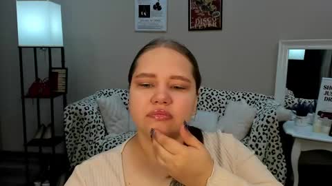 Snapshot of dianakristol chatting on May 17, 2026, 5:31 pm Diana online show from May 17, 2026, 5:31 pm