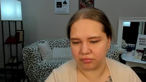 Snapshot of dianakristol chatting on May 18, 2026, 4:07 am Diana online show from May 18, 2026, 4:07 am