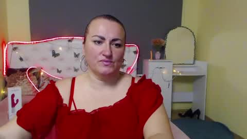 Snapshot of dianamgg chatting on April 22, 2026, 7:33 am Diana online show from April 22, 2026, 7:33 am