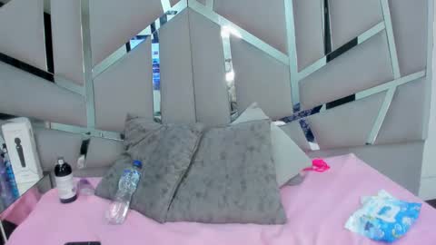 dianarous online show from December 4, 2024, 9:07 am