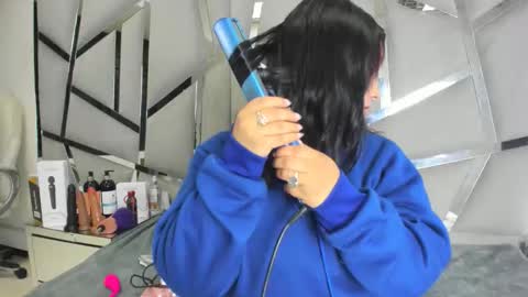 dianarous online show from November 10, 2025, 3:16 am