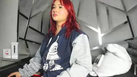 dianarous online show from December 23, 2025, 2:42 am