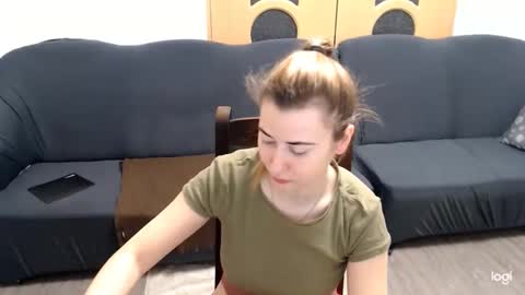 dianasmiey7 online show from December 3, 2024, 9:00 am