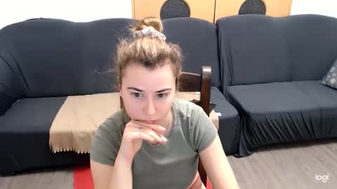 dianasmiey7 online show from December 13, 2024, 6:27 pm