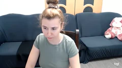 dianasmiey7 online show from January 18, 2025, 9:24 am