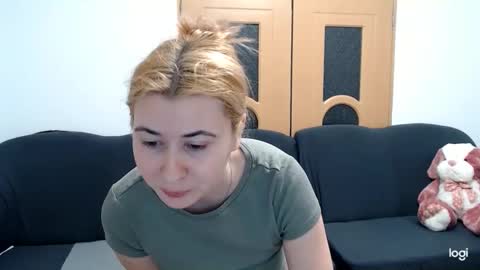 dianasmiey7 online show from February 13, 2025, 9:06 pm