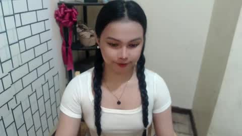 Snapshot of diane_intownx chatting on February 4, 2025, 12:51 am Diane online show from February 4, 2025, 12:51 am