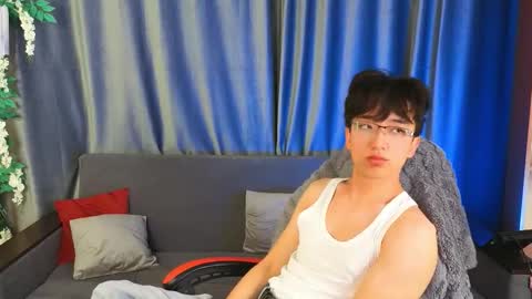 Snapshot of dianinav chatting on February 5, 2026, 4:00 pm Adam online show from February 5, 2026, 4:00 pm