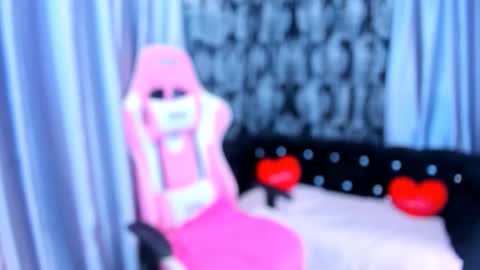 Snapshot of dianna_milton chatting on October 1, 2025, 4:18 am Dianna online show from October 1, 2025, 4:18 am