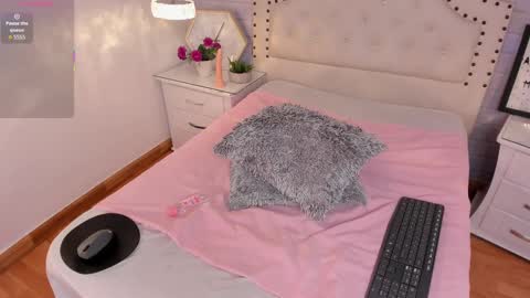 Snapshot of diannevega chatting on October 31, 2025, 7:59 pm call me princess dianne online show from October 31, 2025, 7:59 pm