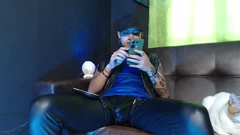 Snapshot of dicaprioo_ chatting on May 5, 2026, 11:51 am DICAPRIO online show from May 5, 2026, 11:51 am