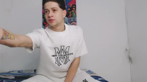 dick_boy_18 online show from May 2, 2026, 4:34 pm