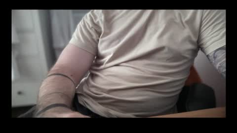 Snapshot of dicky_cage chatting on June 24, 2026, 11:42 am dicky cage online show from June 24, 2026, 11:42 am