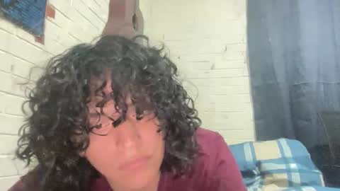 dieciochocentimetross online show from May 29, 2026, 11:25 pm