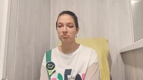 diedrecushingberry online show from November 21, 2025, 9:08 am