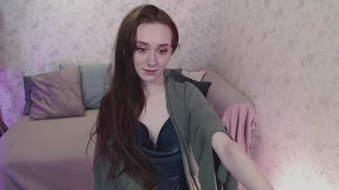 Hi im Alice 3 Im usualy online 03-10 or 17-21 UTC0 online show from March 11, 2025, 6:53 am