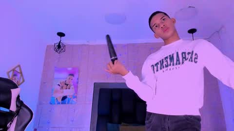 Dilan online show from September 12, 2025, 4:07 pm