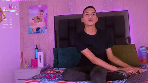 Dilan online show from September 20, 2025, 8:32 pm