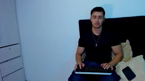 Dilan Coy online show from March 7, 2025, 1:20 am