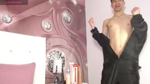 dilan_femboy_ online show from July 6, 2026, 2:25 pm