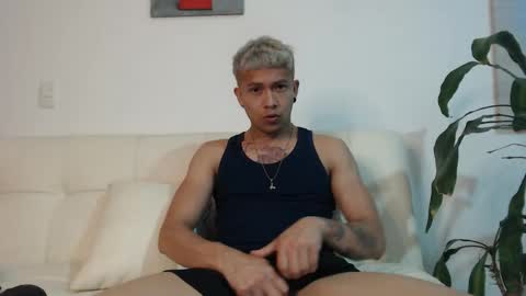 dilanxxx8888 online show from November 13, 2025, 5:06 am