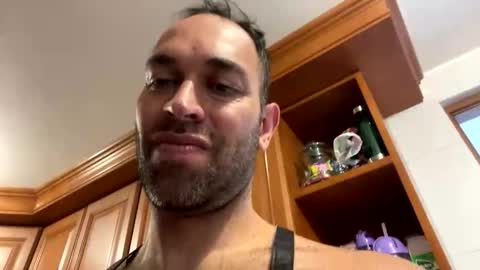 Snapshot of dilfofthenextdoor42 chatting on November 19, 2025, 3:56 pm dilfofthenextdoor42 online show from November 19, 2025, 3:56 pm